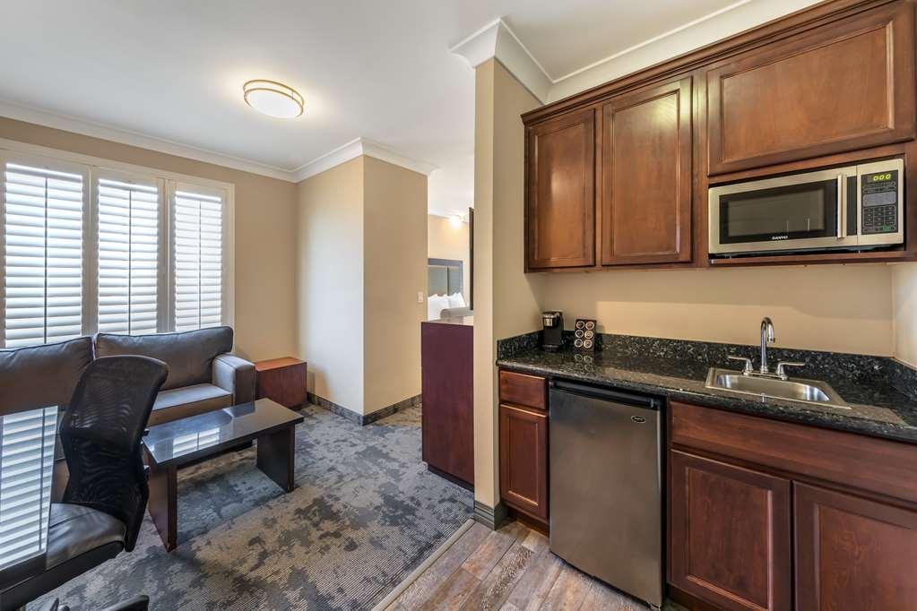 Best Western Plus Avita Suites Torrance Room photo